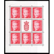 Danmark. Småark med 8 mærker samt vignet i midten. Dronning Margrethe. Postfrisk.